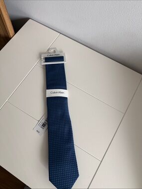 Calvin Klein Men's Dark Blue Microdot Tie
